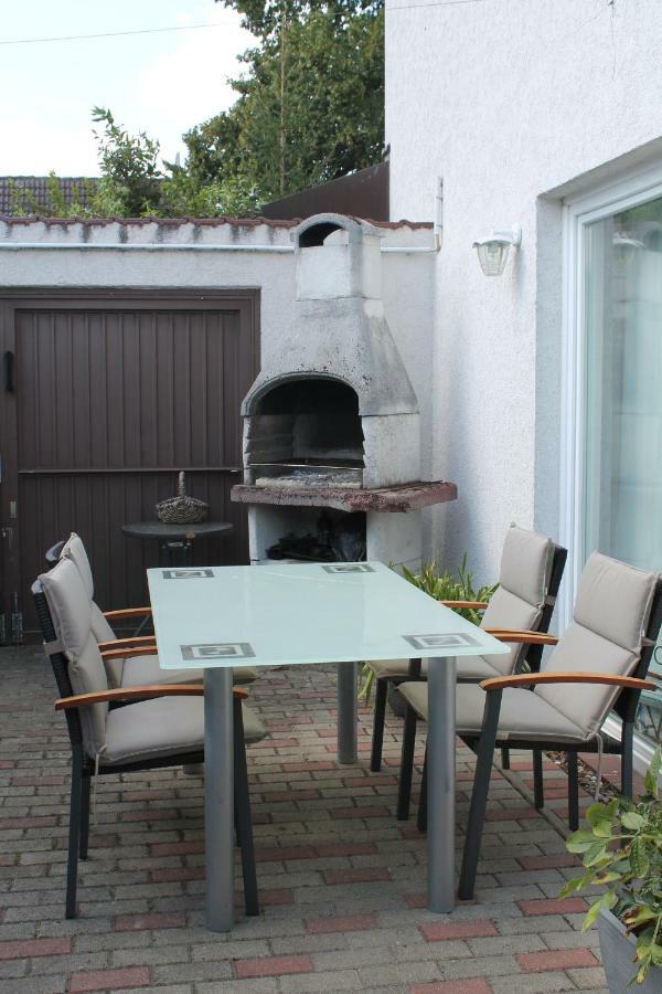 Lutzi'S Ferienwohnung Rostock Extérieur photo